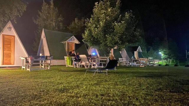 Una Kamp Hotell Bosanska Krupa Exteriör bild