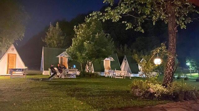 Una Kamp Hotell Bosanska Krupa Exteriör bild