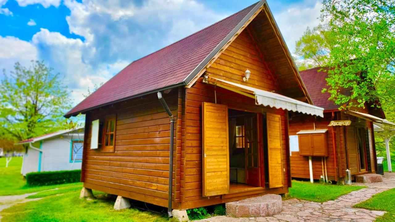 Una Kamp Hotell Bosanska Krupa Exteriör bild