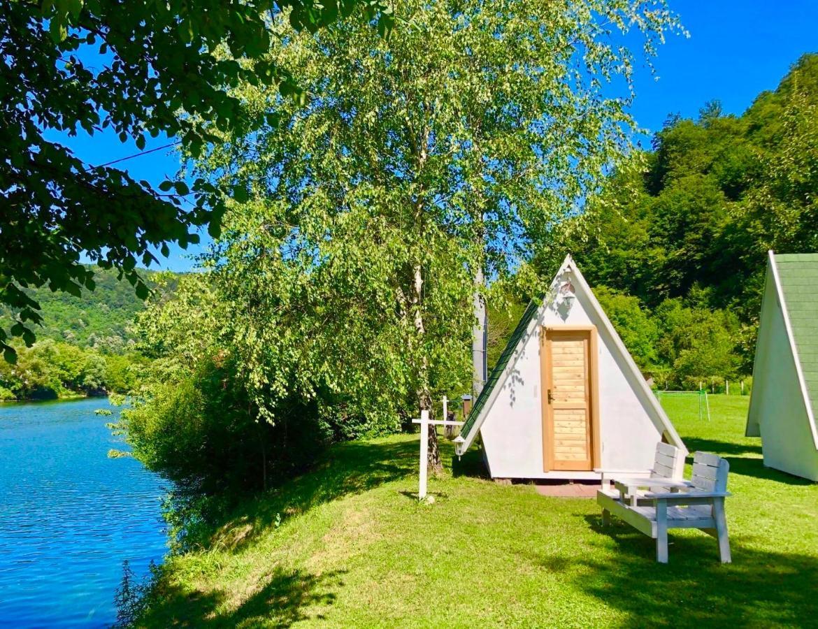 Una Kamp Hotell Bosanska Krupa Exteriör bild