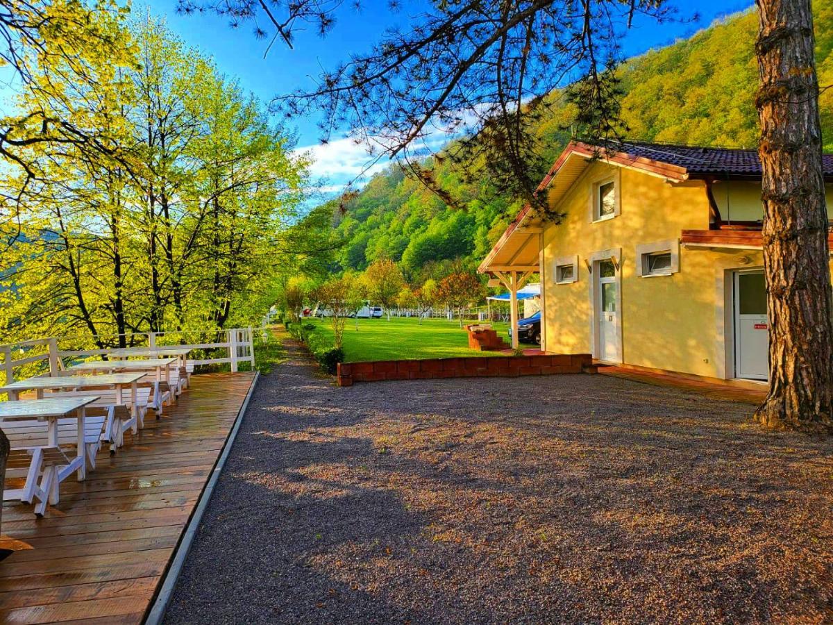 Una Kamp Hotell Bosanska Krupa Exteriör bild