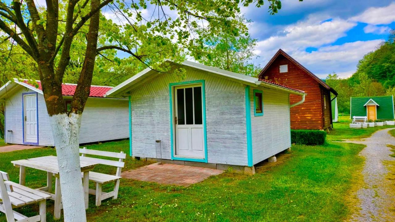 Una Kamp Hotell Bosanska Krupa Exteriör bild
